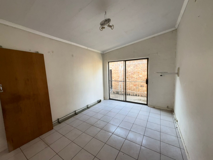 6 Bedroom Property for Sale in Bodorp North West
